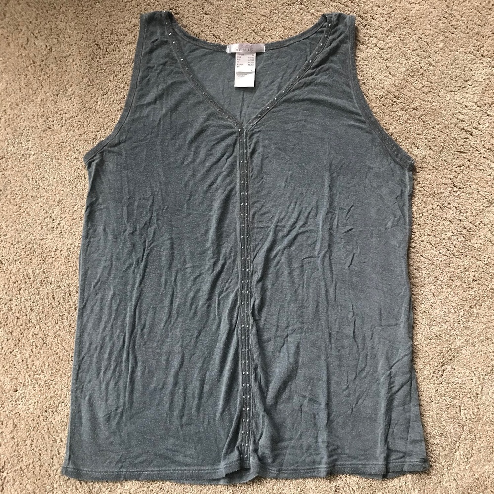 🌻5/$5!! Rhinestone Detail Tank